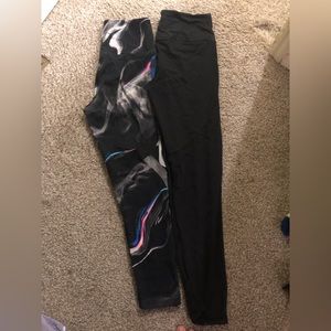 2 pairs Victoria secret leggings